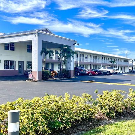 Flamingo Motel Okeechobee Exterior photo