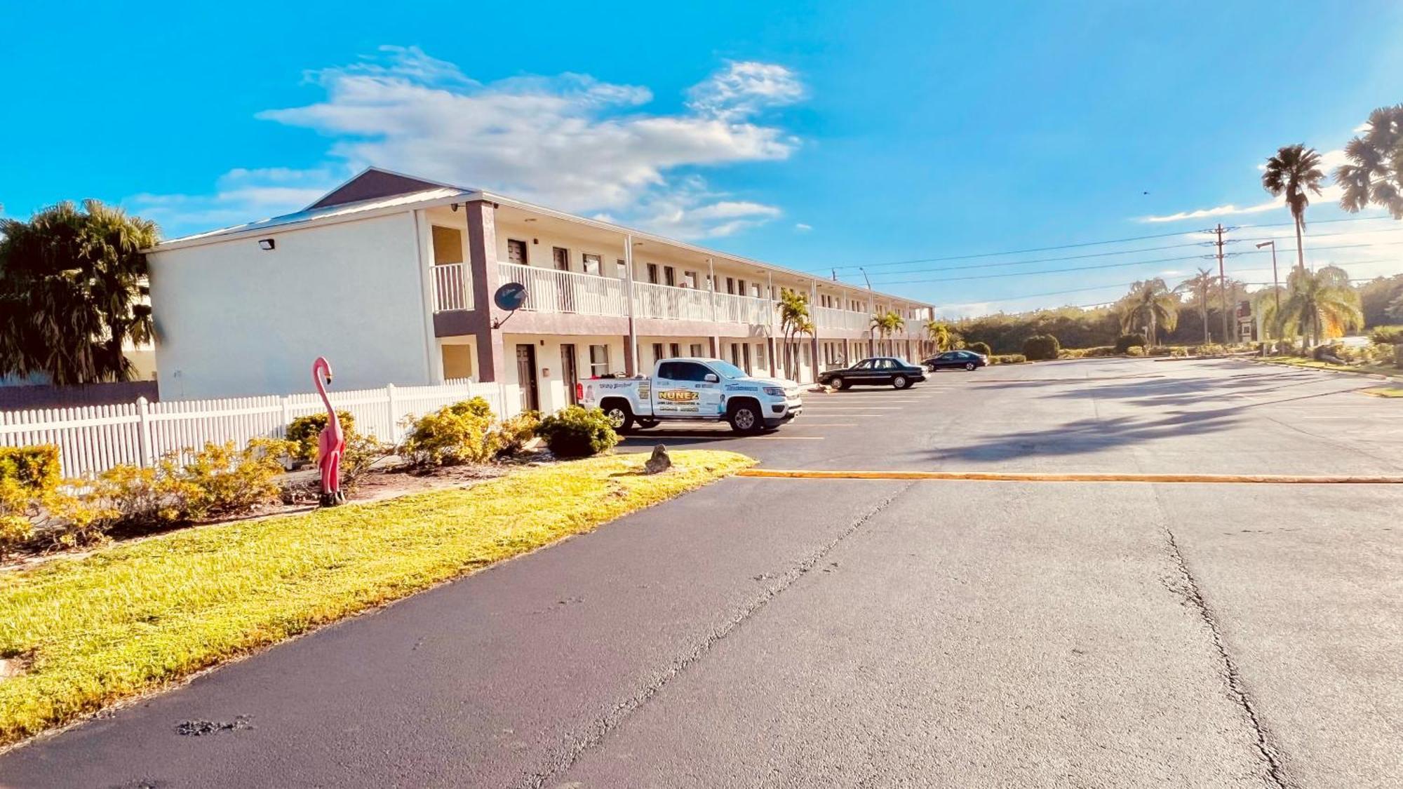 Flamingo Motel Okeechobee Exterior photo