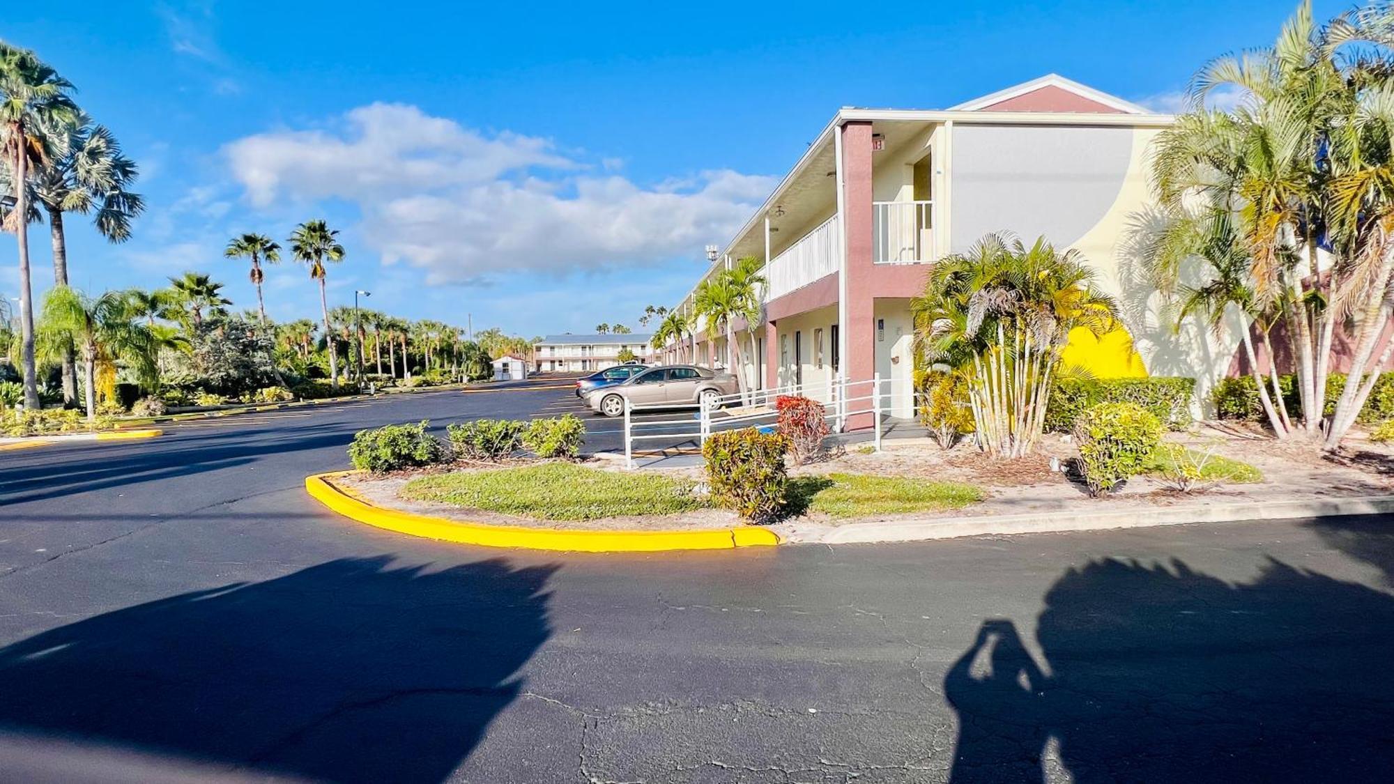 Flamingo Motel Okeechobee Exterior photo